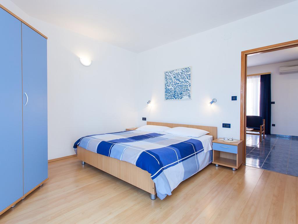 Apartments Villa Brioni I فاجانا الغرفة الصورة